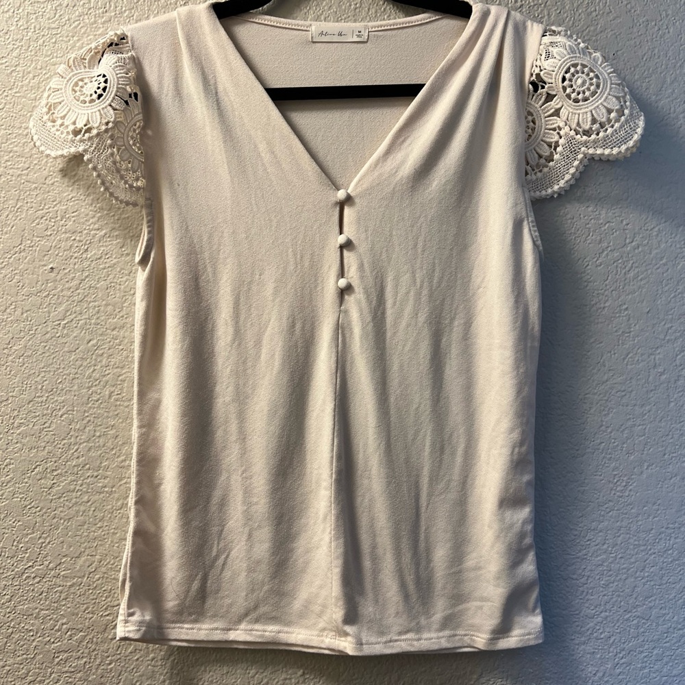Active USA Cream Fitted Cap Sleeve Blouse